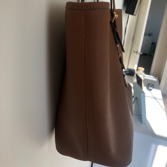 Michael Kors Jet Set Travel Medium Tote - Picture 4 of 7